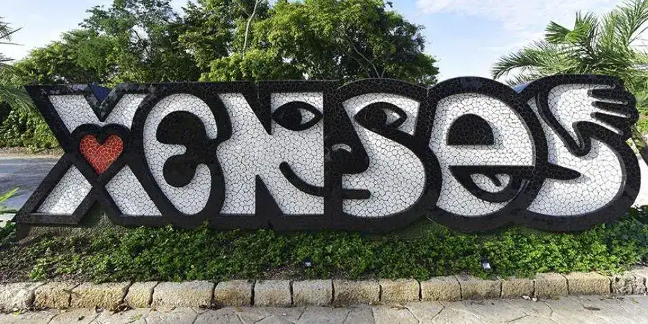 Sign at the entrance to Xenses Park